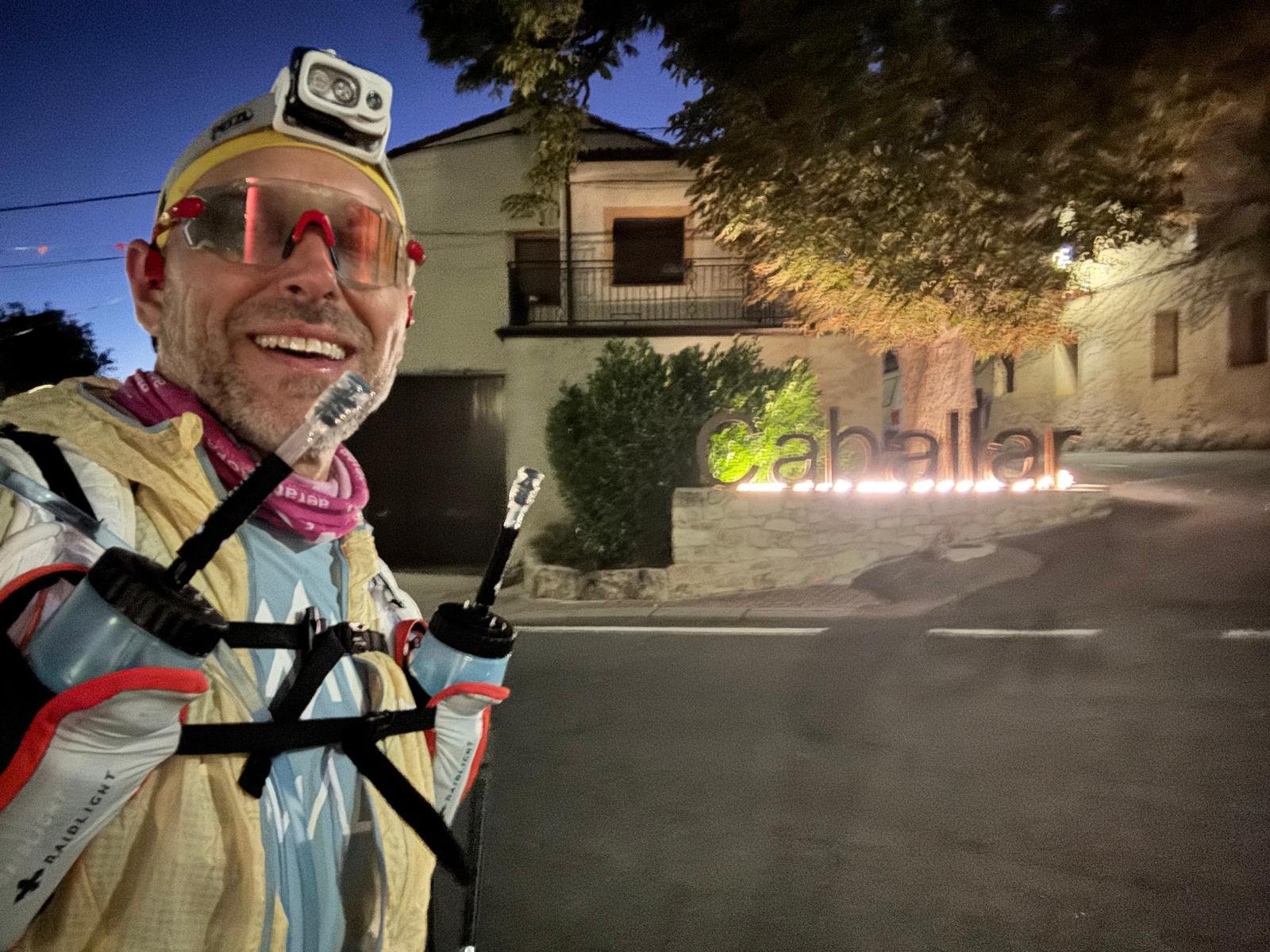 Abel en su paso nocturno por la localidad de Caballar